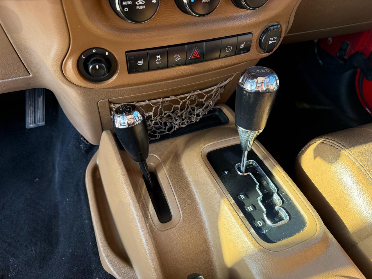 Jeep Wrangler Unlimited 4WD 4dr Sahara 2012