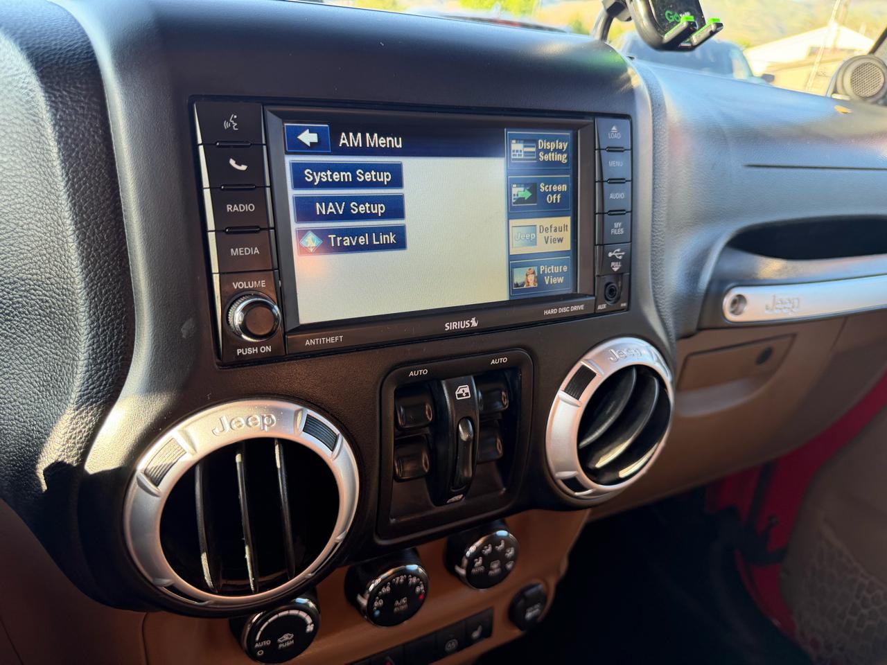 Jeep Wrangler Unlimited 4WD 4dr Sahara 2012