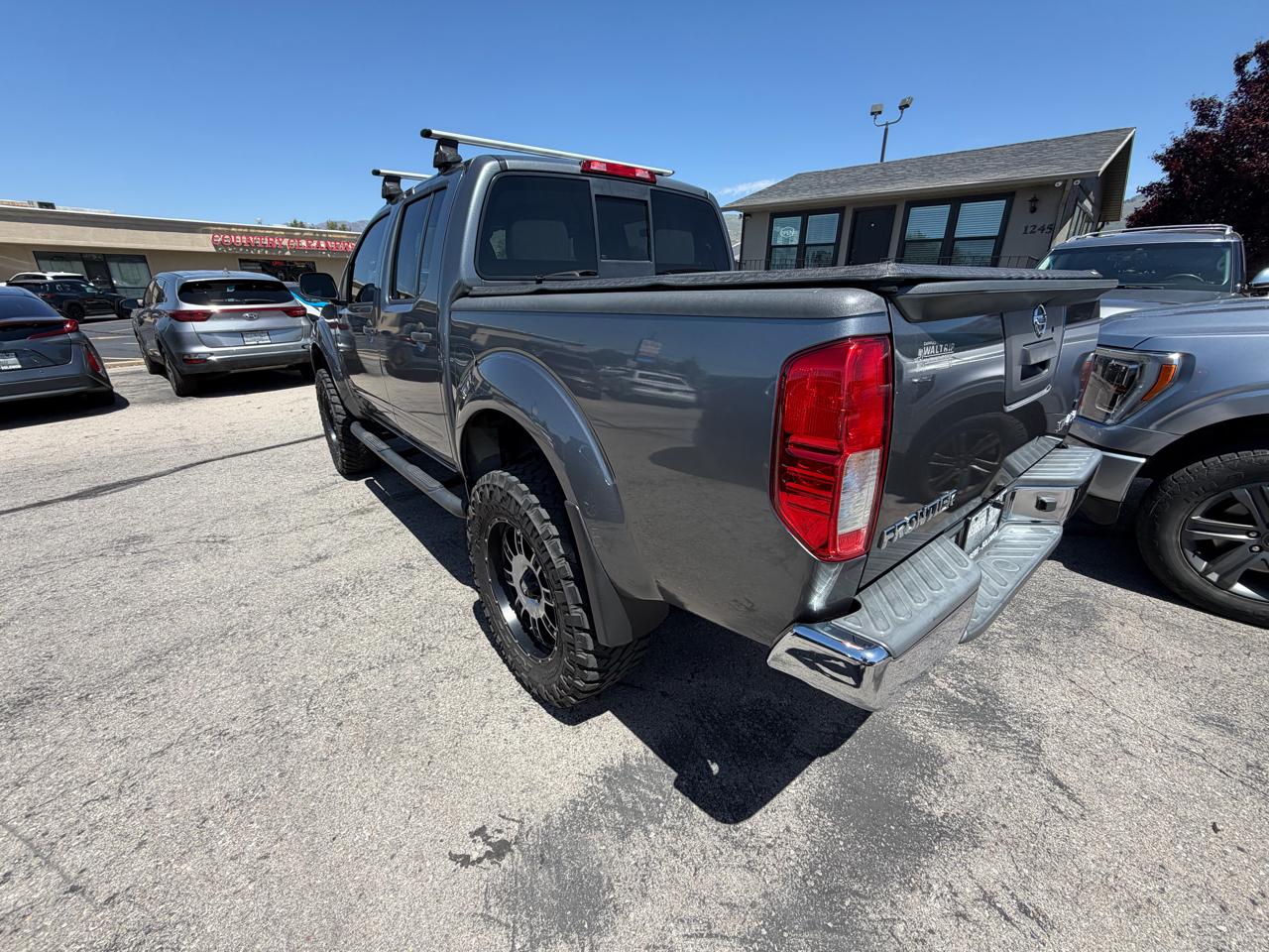 Nissan Frontier Crew Cab 4x4 SV V6 Auto *Ltd Avail* 2017