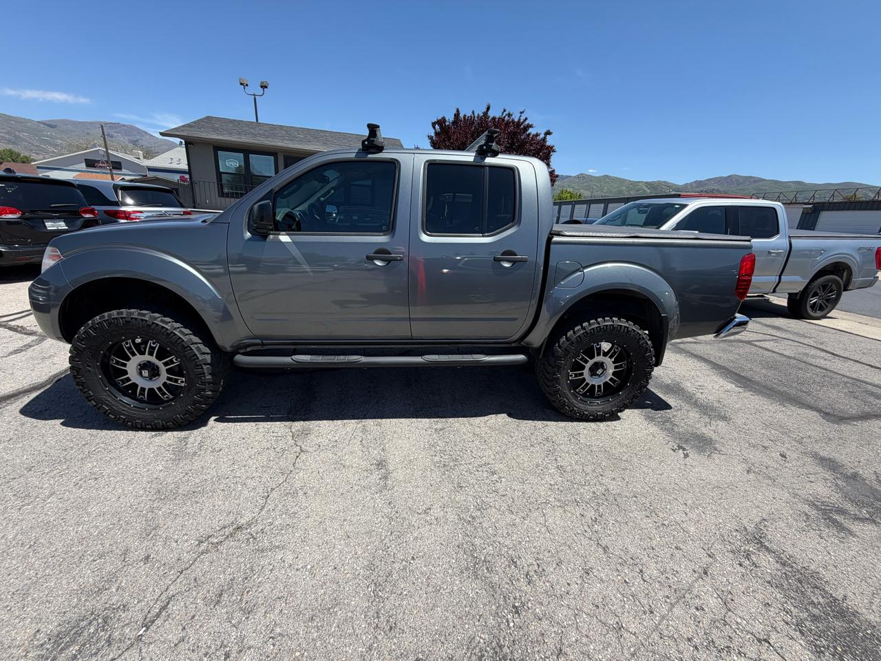 Nissan Frontier Crew Cab 4x4 SV V6 Auto *Ltd Avail* 2017
