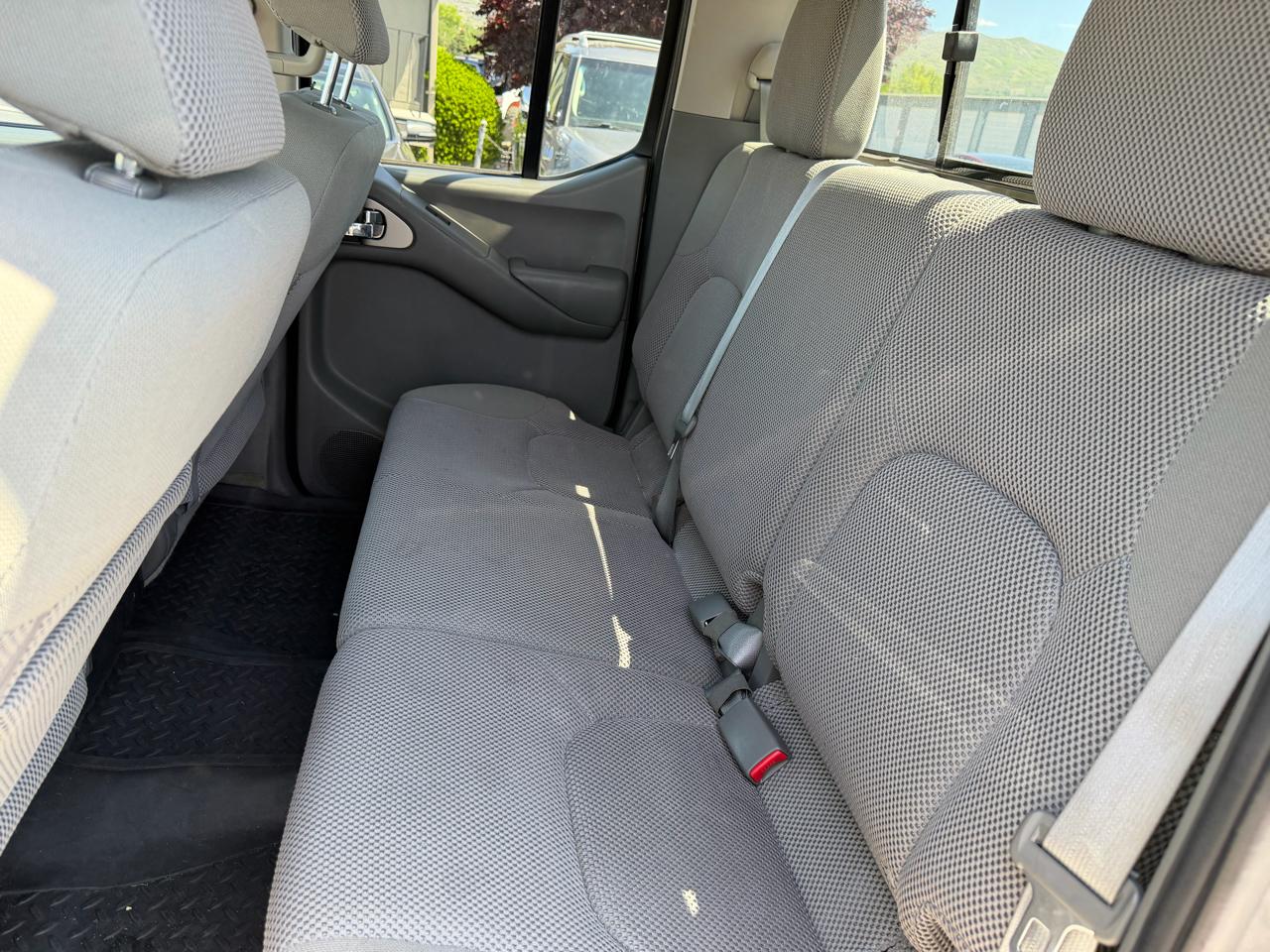 Nissan Frontier Crew Cab 4x4 SV V6 Auto *Ltd Avail* 2017