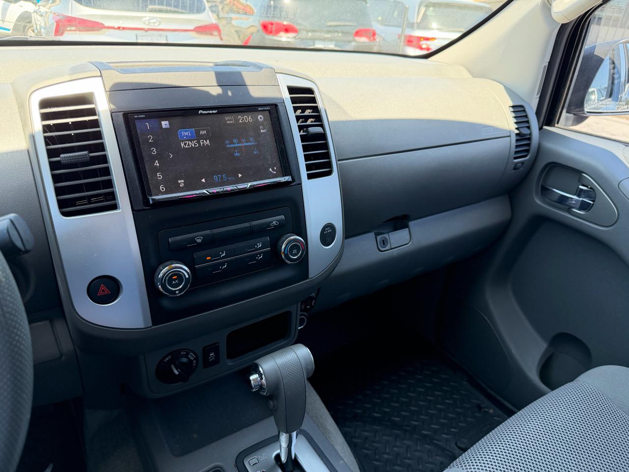 Nissan Frontier Crew Cab 4x4 SV V6 Auto *Ltd Avail* 2017
