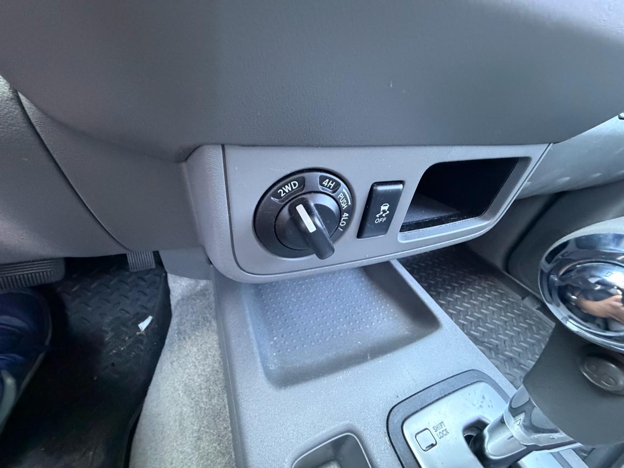 Nissan Frontier Crew Cab 4x4 SV V6 Auto *Ltd Avail* 2017