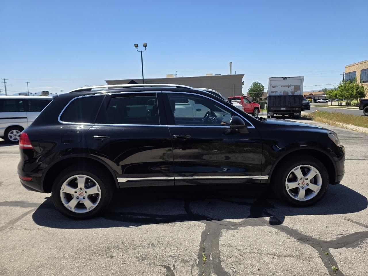 Volkswagen Touareg 4dr TDI Sport w/Nav 2012