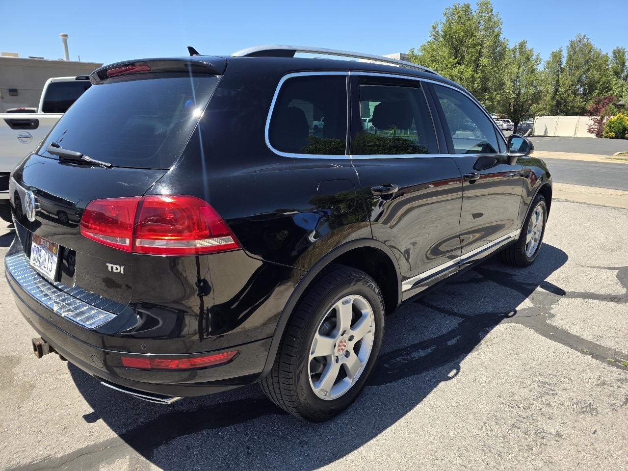 Volkswagen Touareg 4dr TDI Sport w/Nav 2012