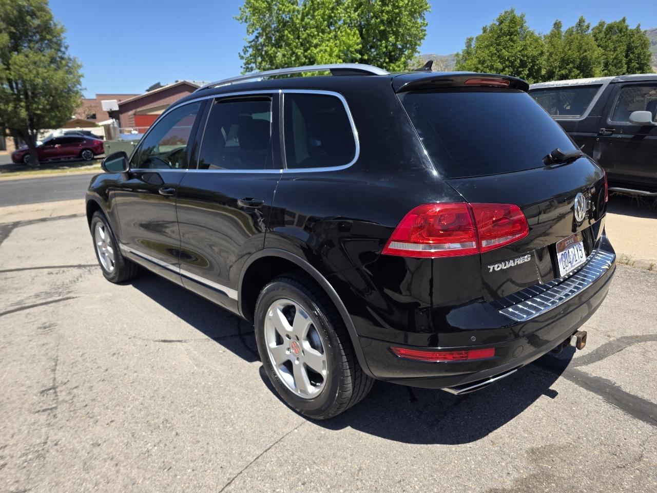 Volkswagen Touareg 4dr TDI Sport w/Nav 2012