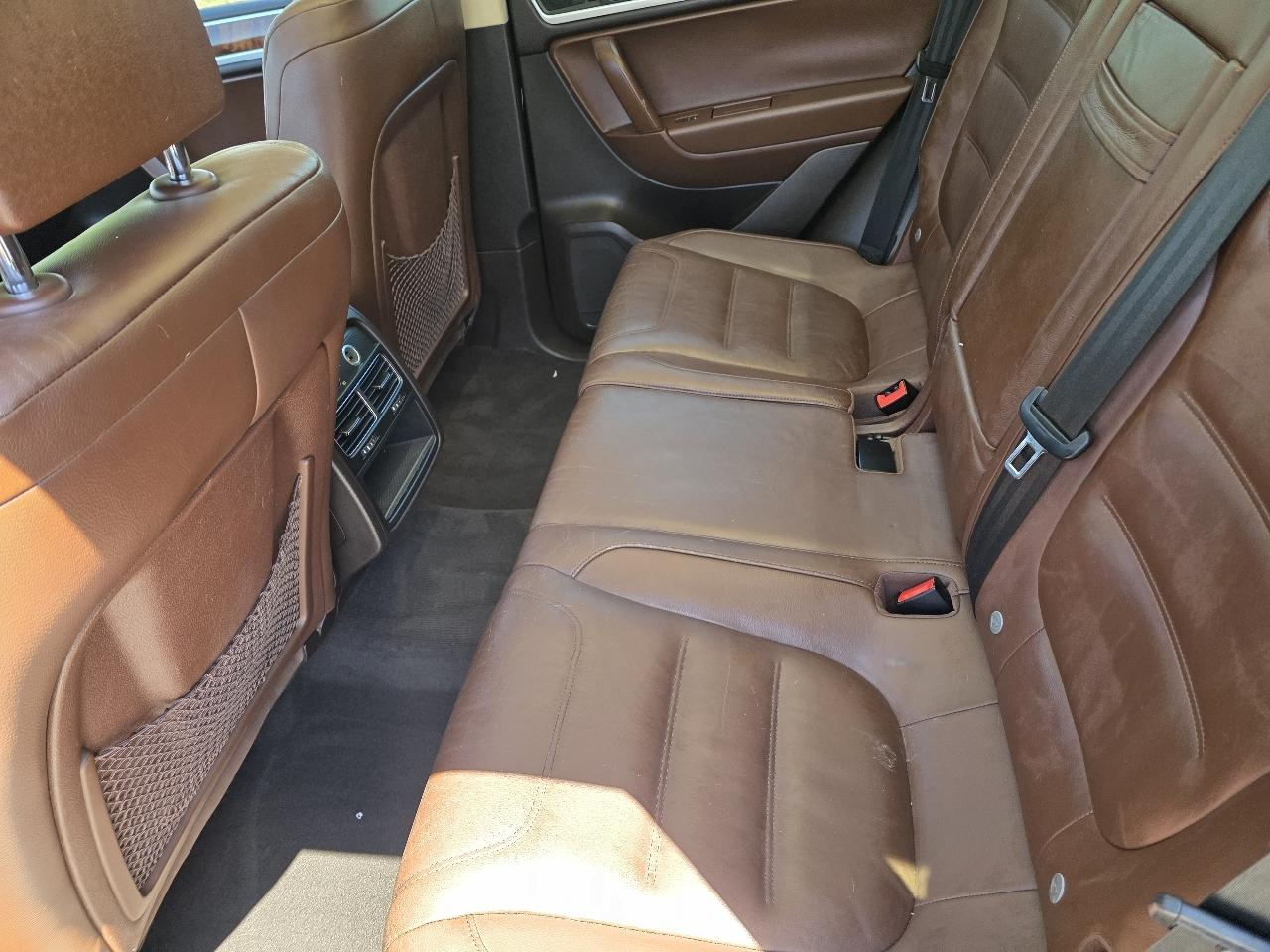 Volkswagen Touareg 4dr TDI Sport w/Nav 2012