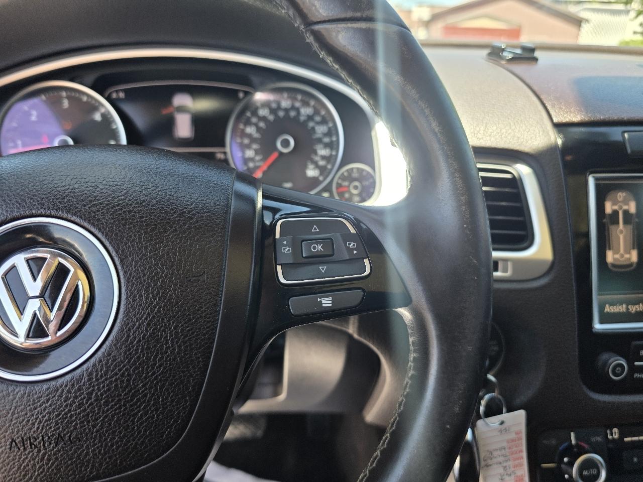 Volkswagen Touareg 4dr TDI Sport w/Nav 2012