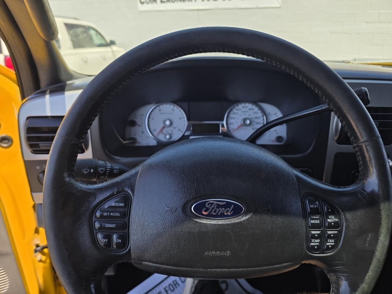 Ford Super Duty F-350 SRW Crew Cab 156" Harley-Davidson 4WD 2006