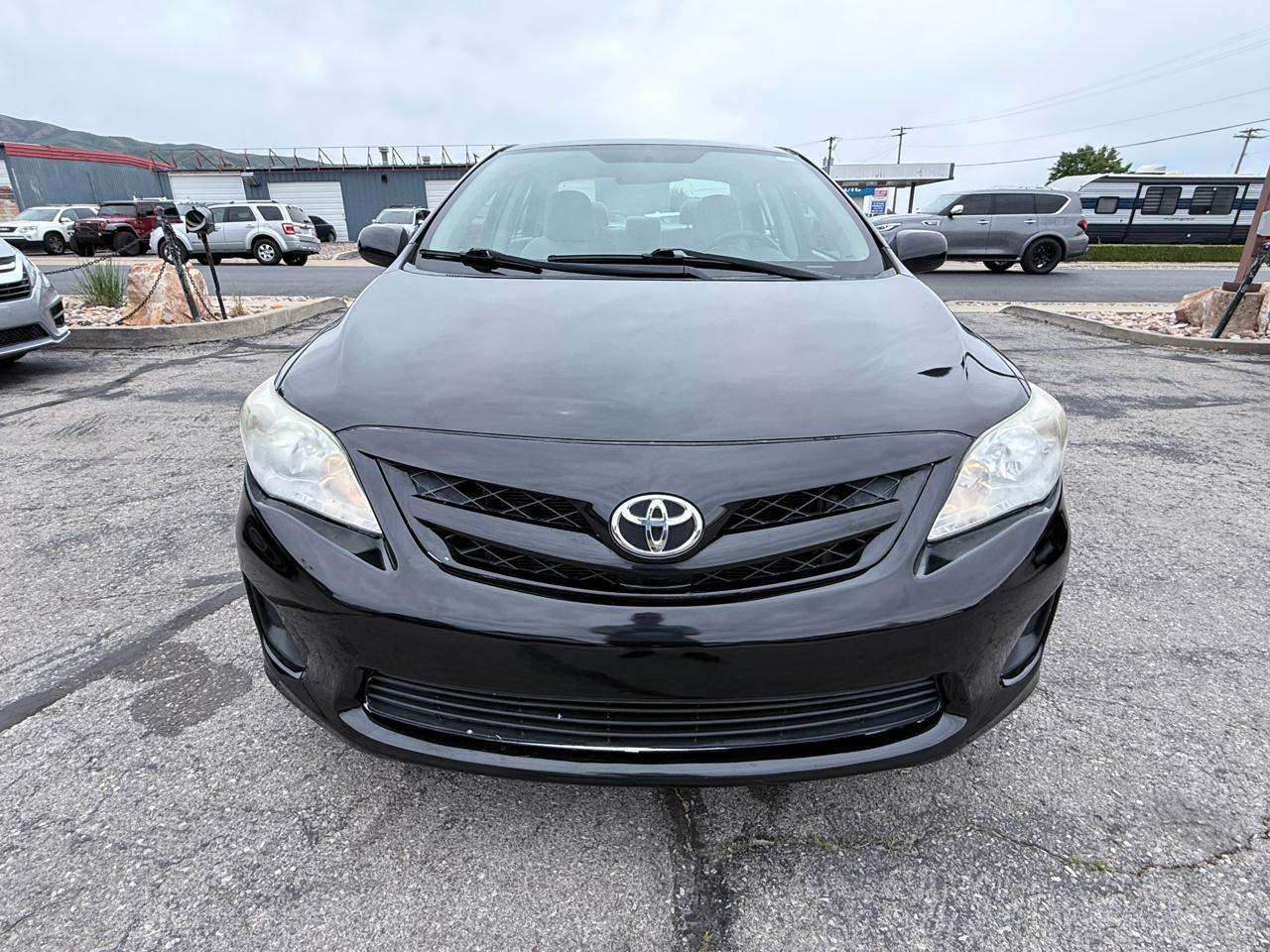 Toyota Corolla 4dr Sdn Auto LE (Natl) 2012