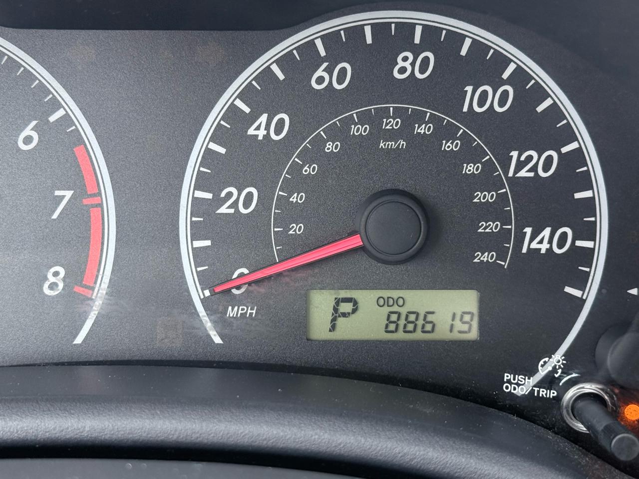 Toyota Corolla 4dr Sdn Auto LE (Natl) 2012
