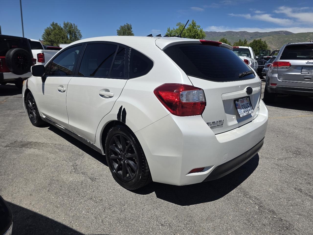Subaru Impreza Wagon 5dr Auto 2.0i Premium 2012