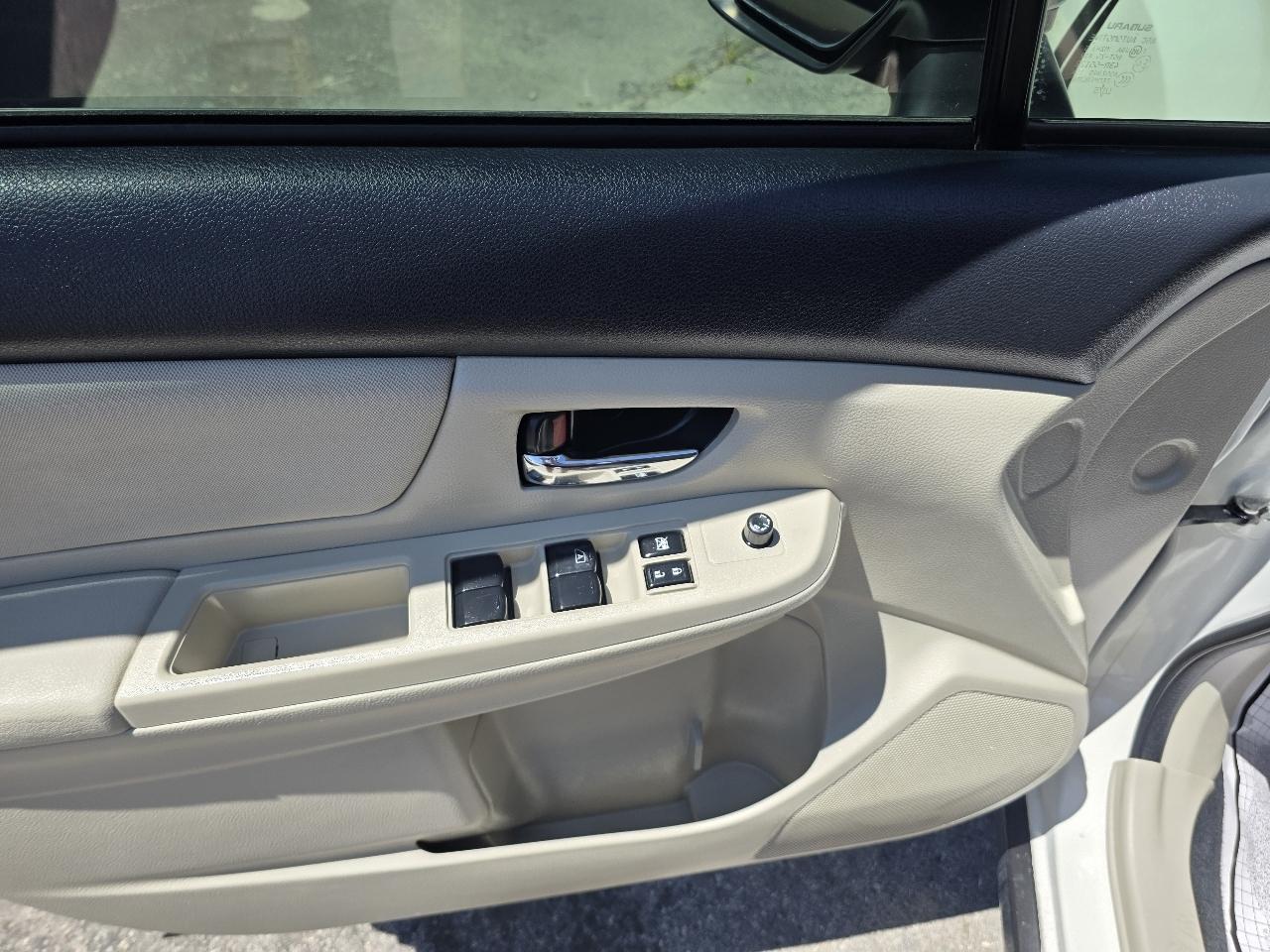 Subaru Impreza Wagon 5dr Auto 2.0i Premium 2012