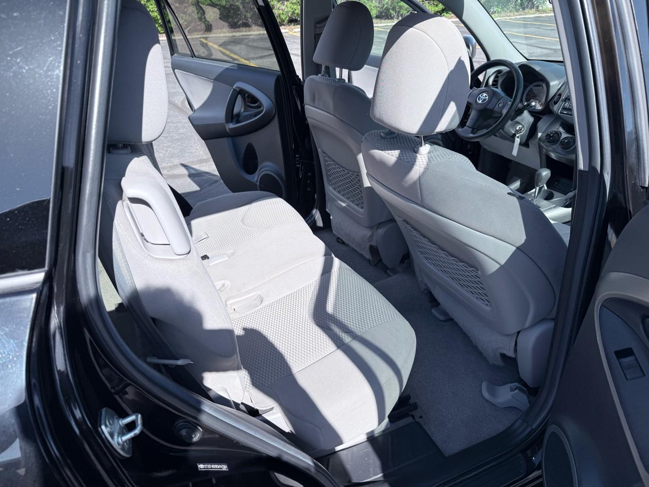 Toyota RAV4 4dr Auto 2012