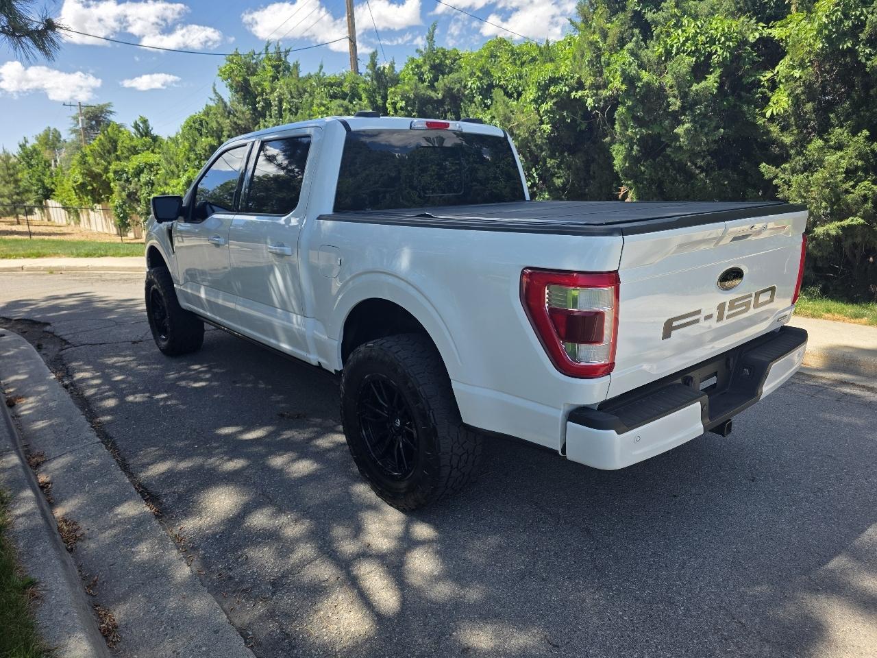Ford F-150 4WD SuperCrew 145" Lariat 2023