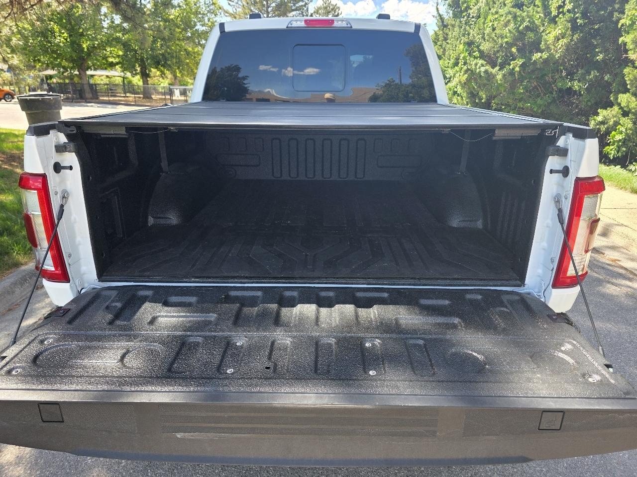 Ford F-150 4WD SuperCrew 145" Lariat 2023