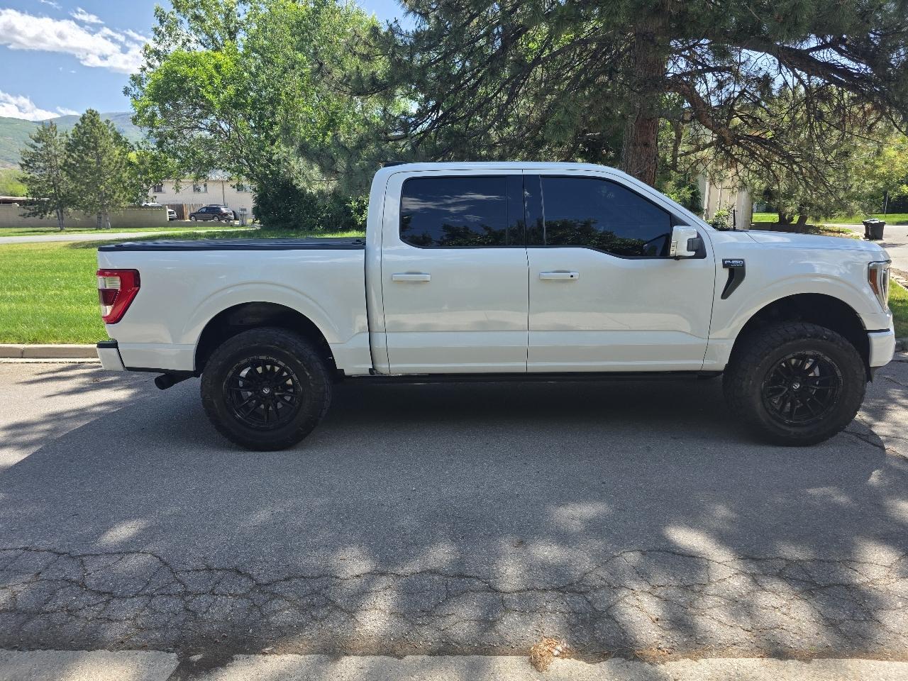 Ford F-150 4WD SuperCrew 145" Lariat 2023