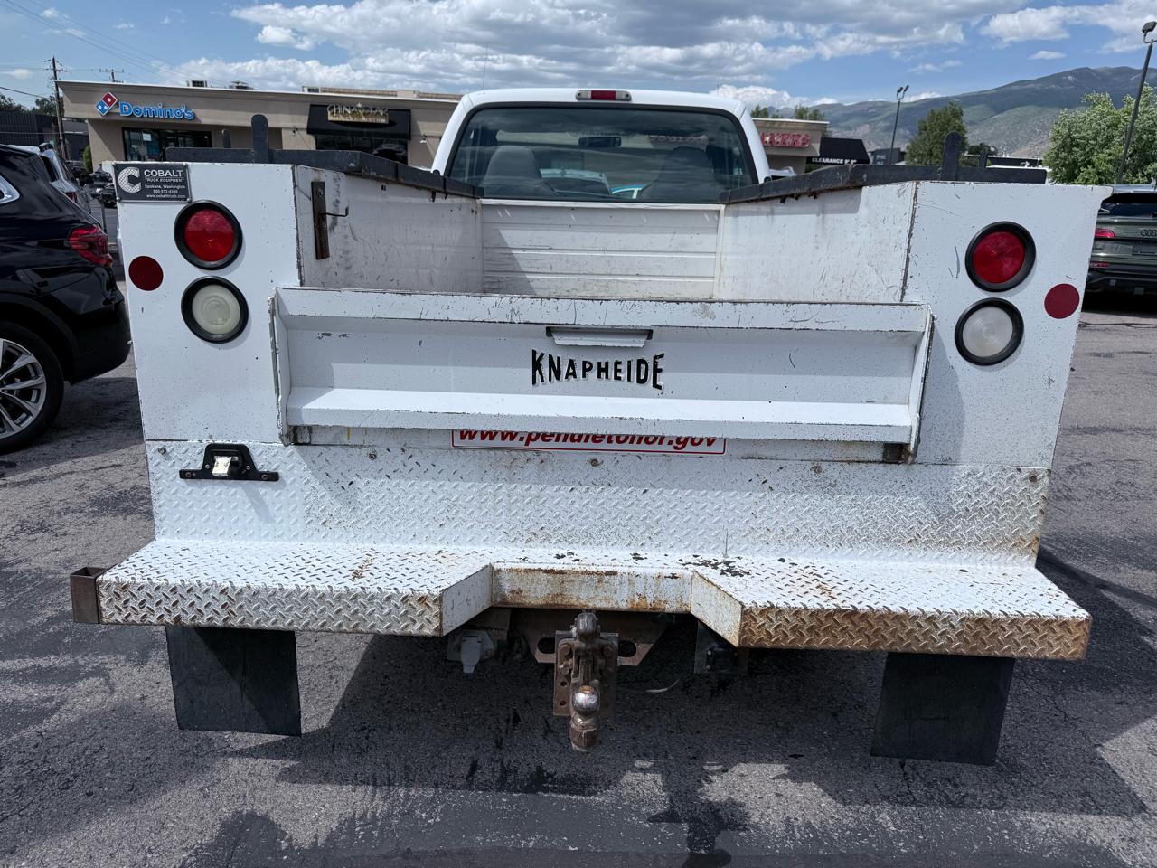 Ford Super Duty F-350 SRW Reg Cab 141" WB 60" CA XLT 2004