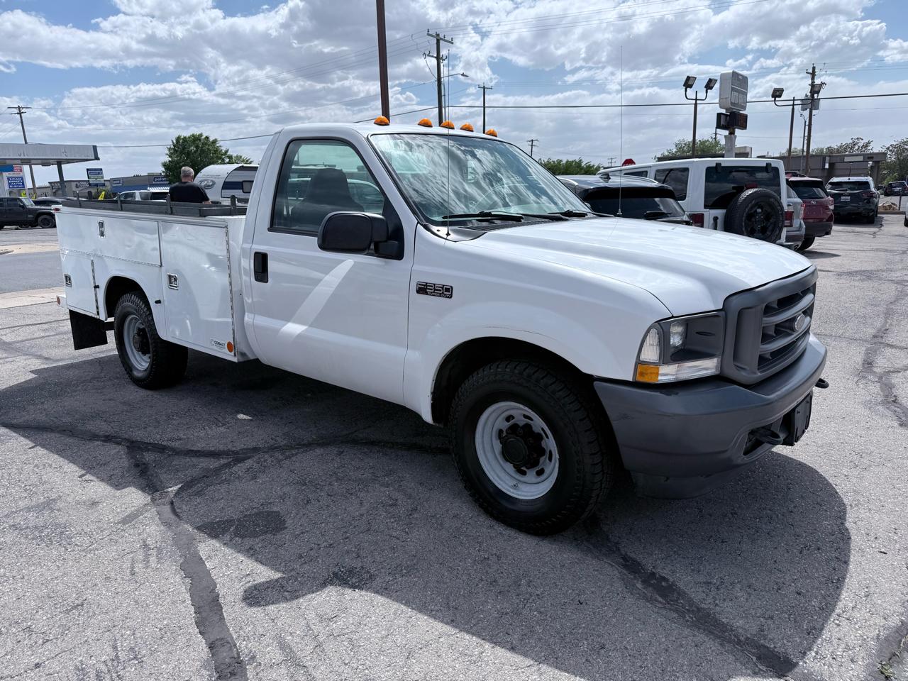 Ford Super Duty F-350 SRW Reg Cab 141" WB 60" CA XLT 2004