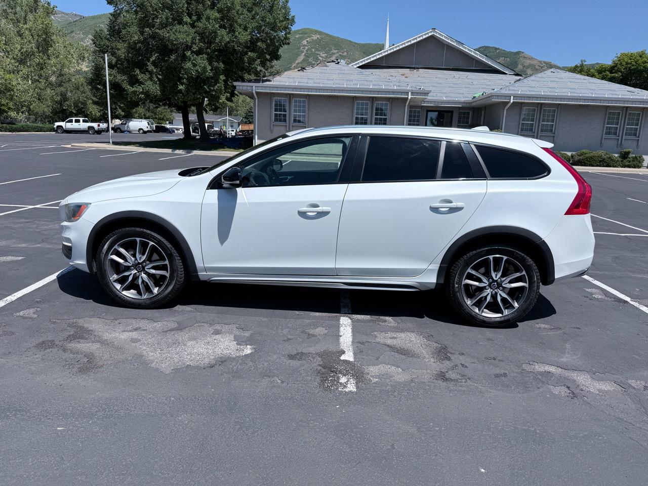 Volvo V60 Cross Country 2015.5 4dr Wgn T5 Platinum AWD 2015