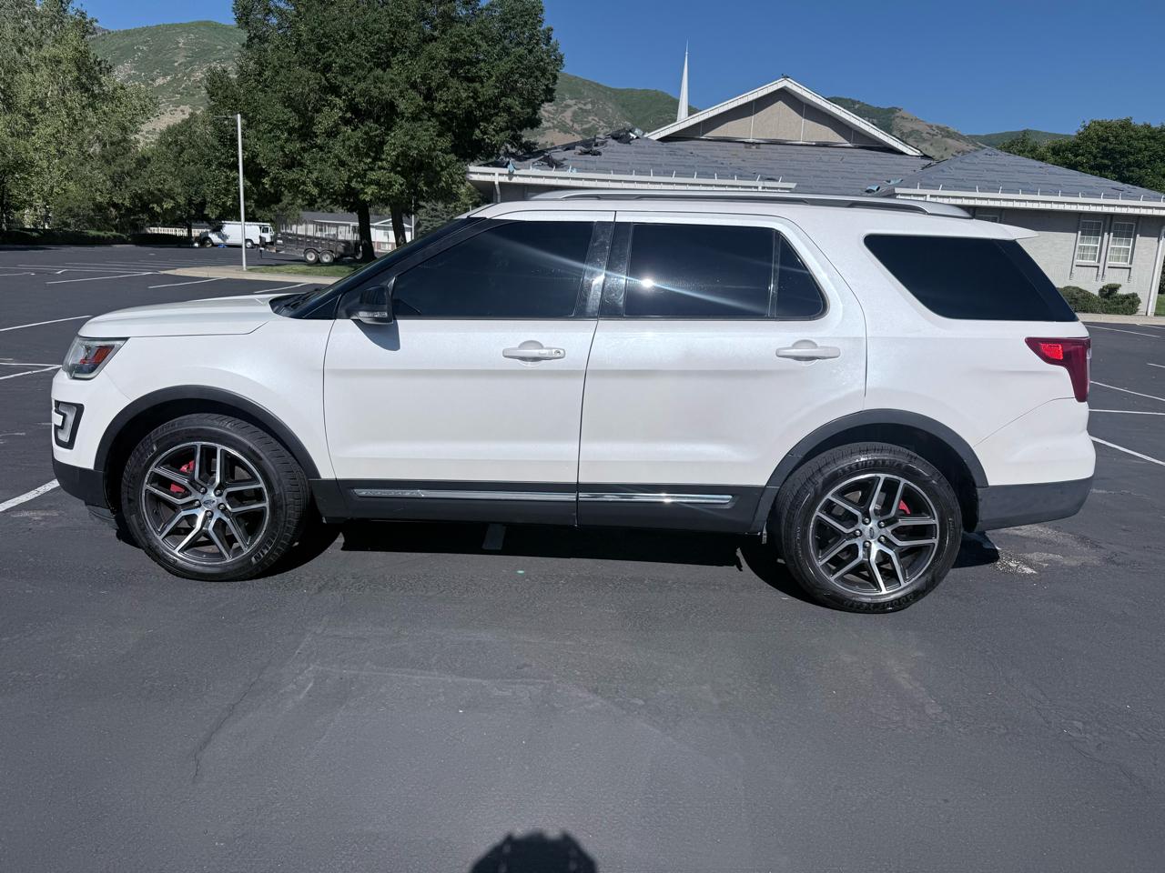Ford Explorer 4WD 4dr V6 XLT 2017