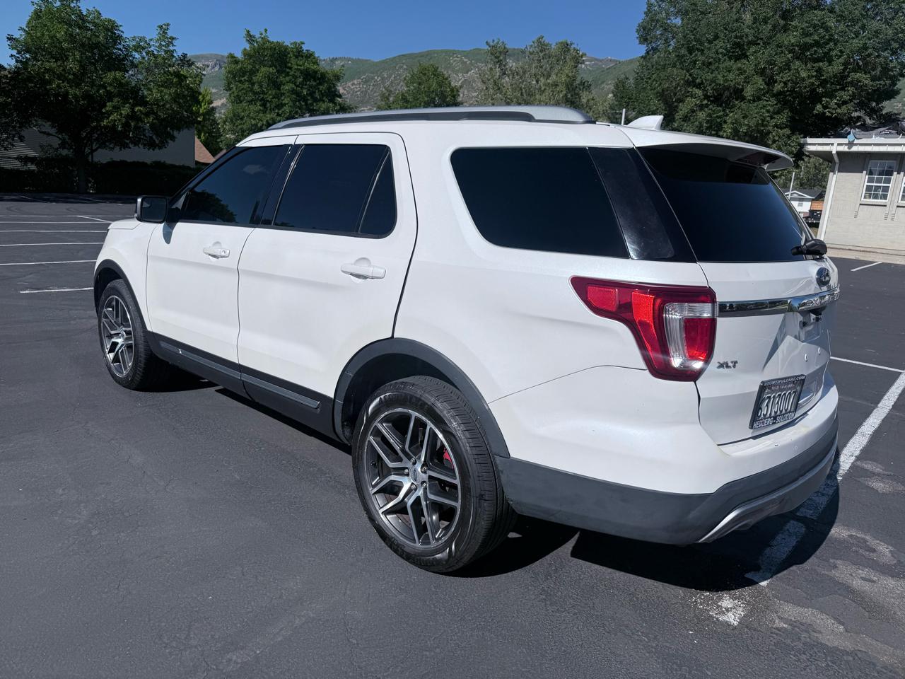 Ford Explorer 4WD 4dr V6 XLT 2017