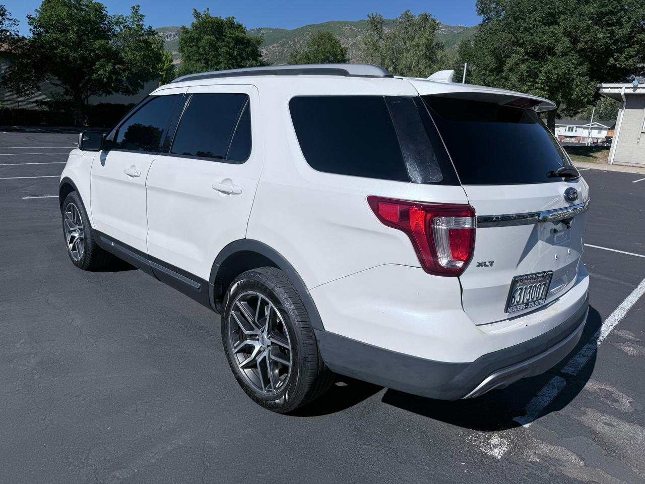 Ford Explorer 4WD 4dr V6 XLT 2017