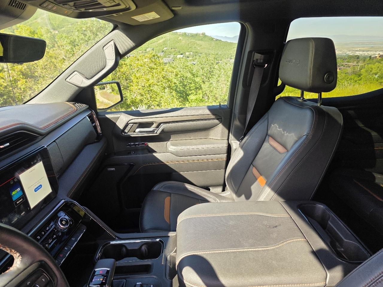 GMC Sierra 1500 4WD Crew Cab 147" AT4 2023