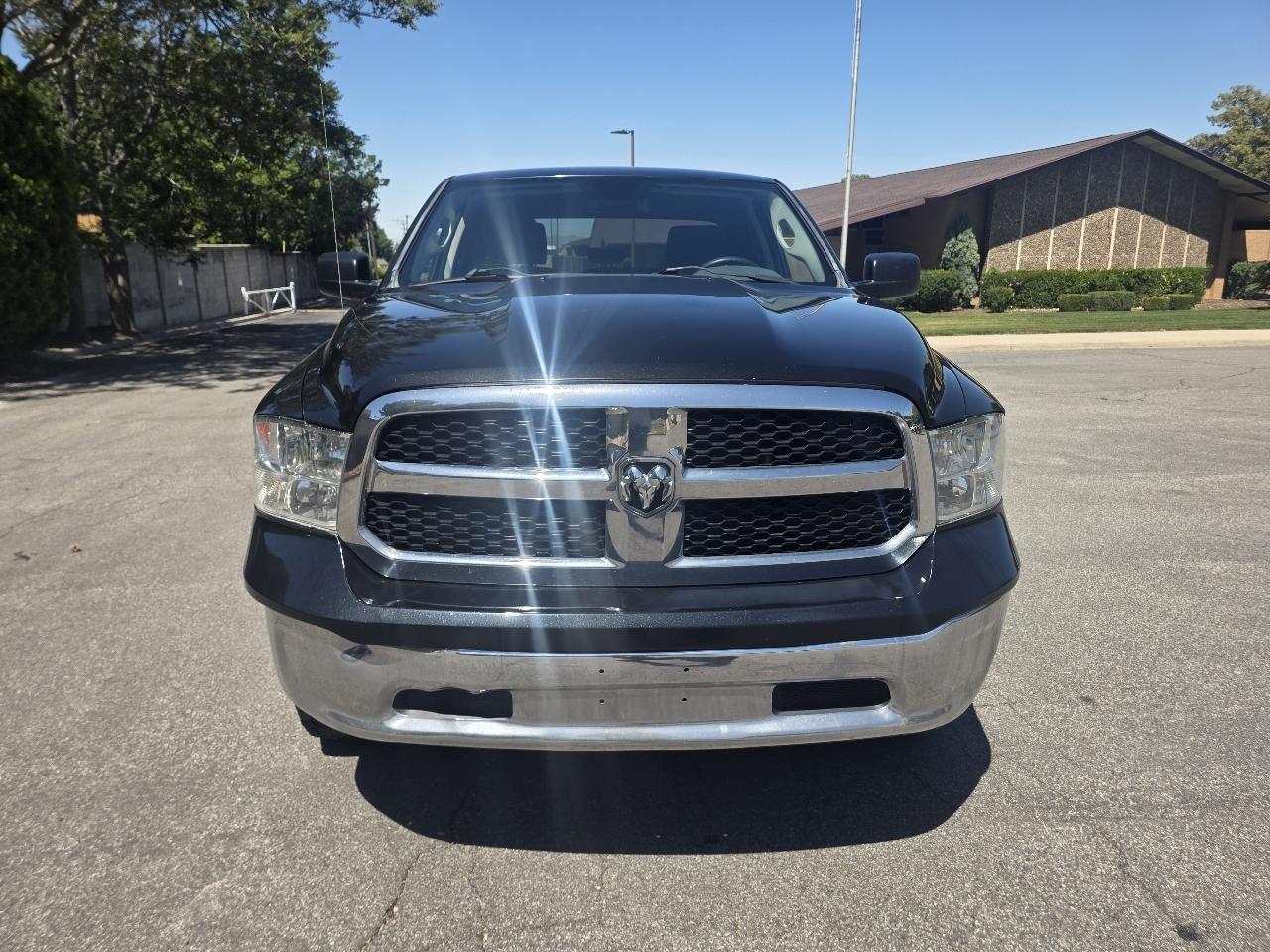 RAM 1500 4WD Quad Cab 140.5" ST 2015