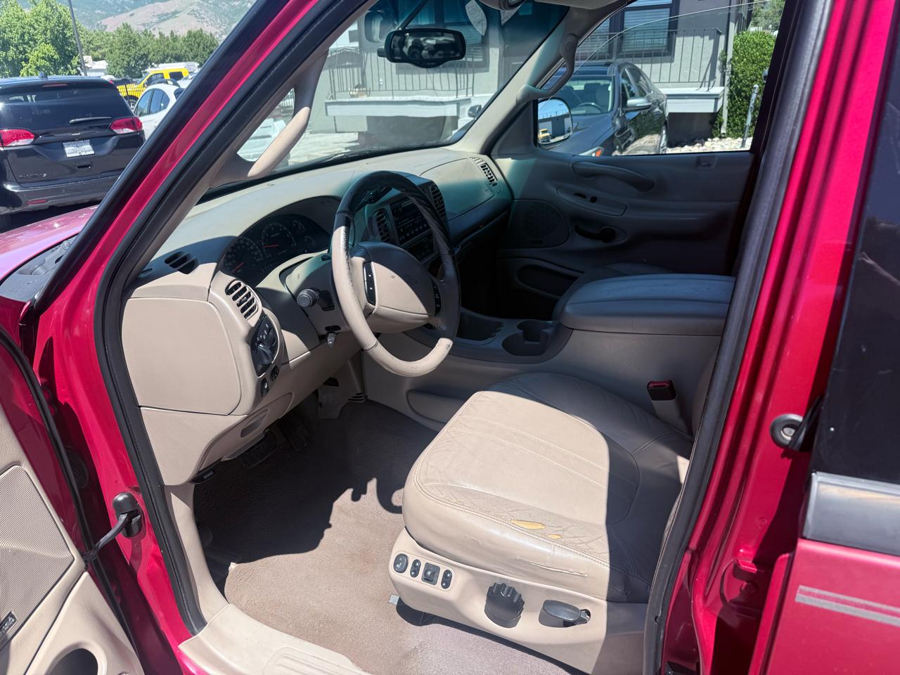 Ford Expedition 119" WB Eddie Bauer 4WD 2000