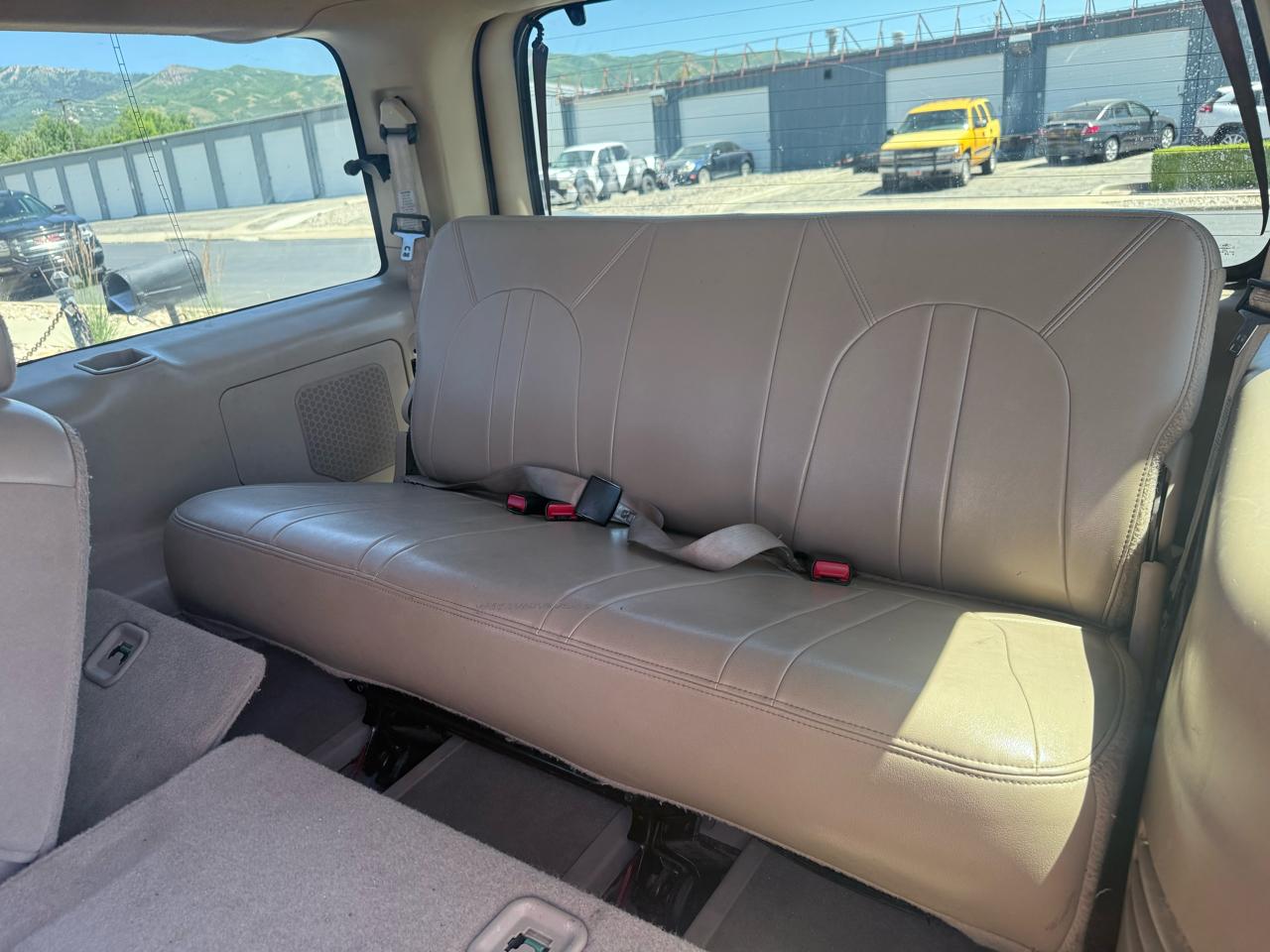 Ford Expedition 119" WB Eddie Bauer 4WD 2000