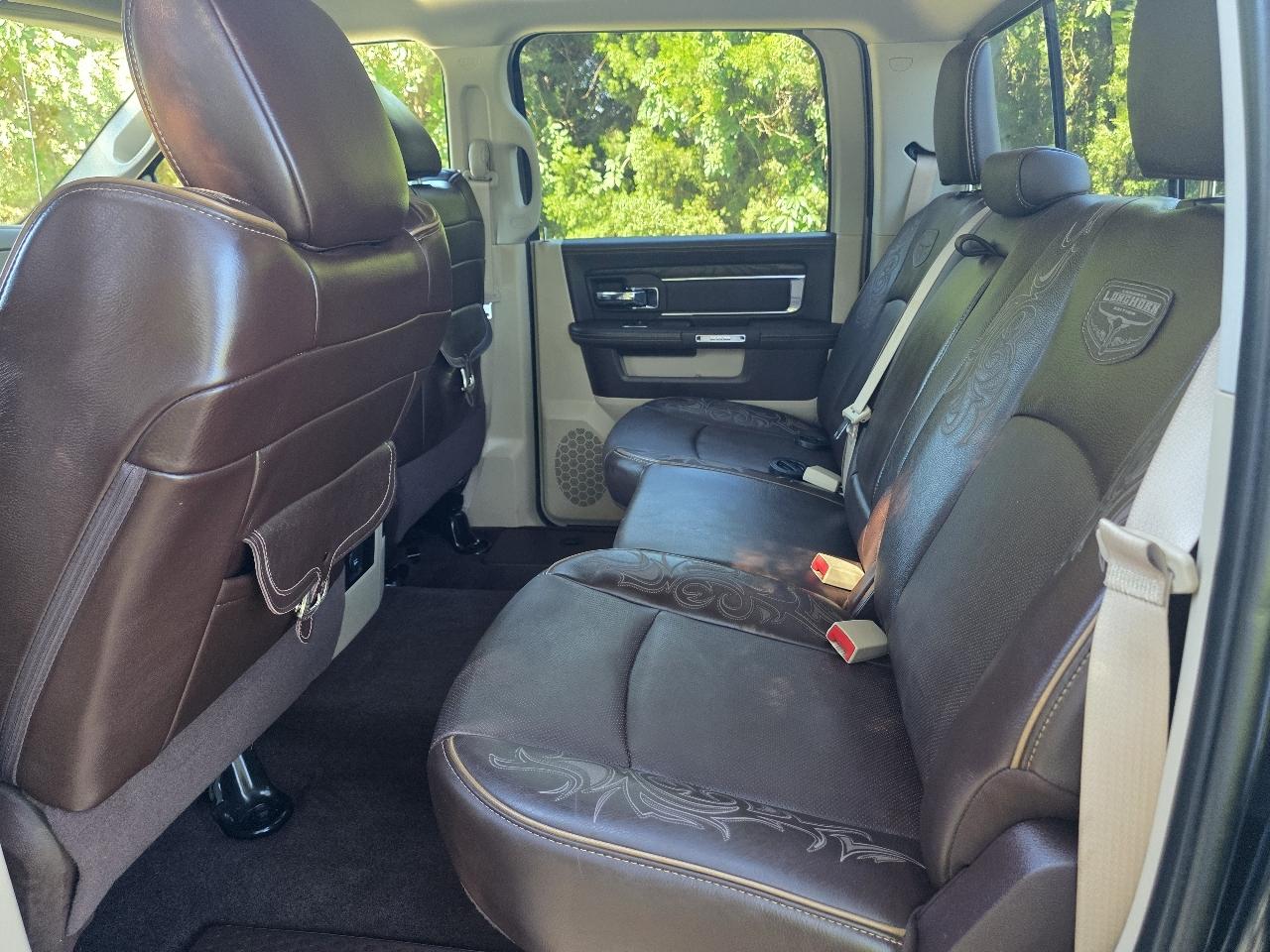 RAM 2500 4WD Crew Cab 149" Longhorn 2015