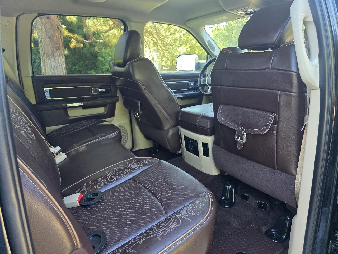 RAM 2500 4WD Crew Cab 149" Longhorn 2015