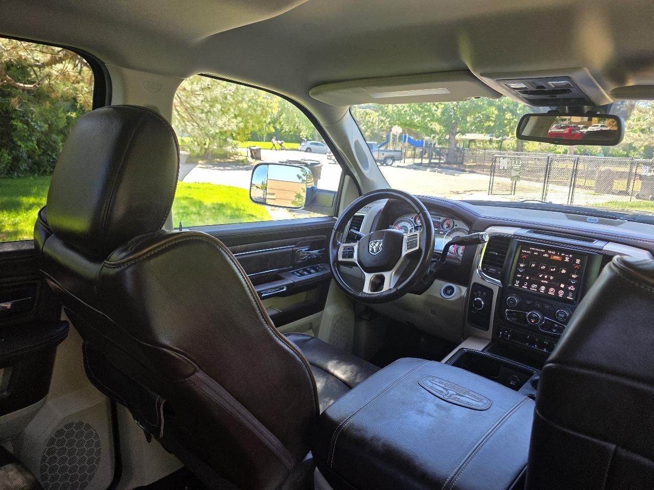 RAM 2500 4WD Crew Cab 149" Longhorn 2015
