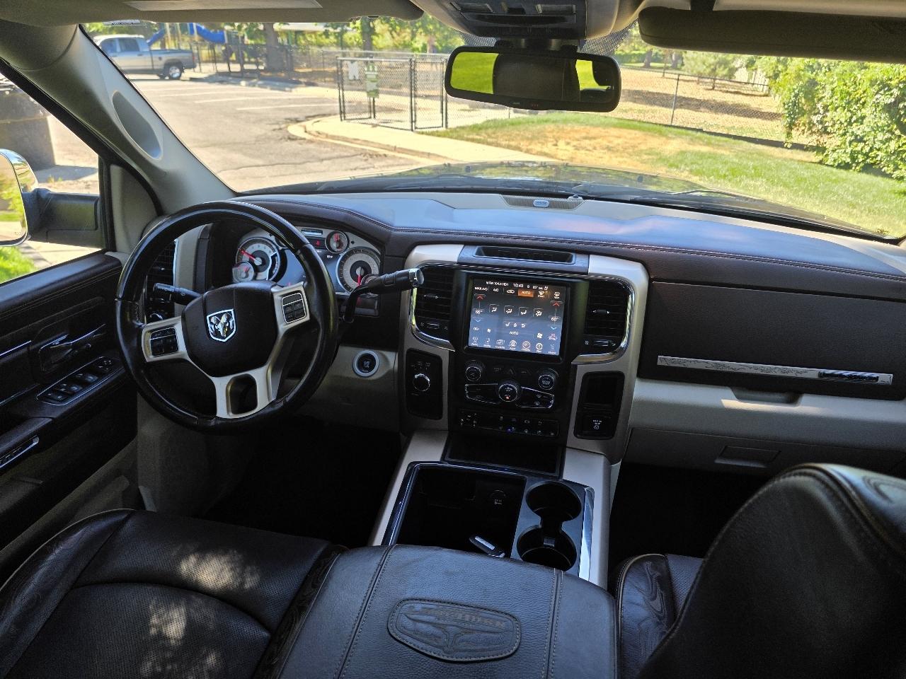 RAM 2500 4WD Crew Cab 149" Longhorn 2015