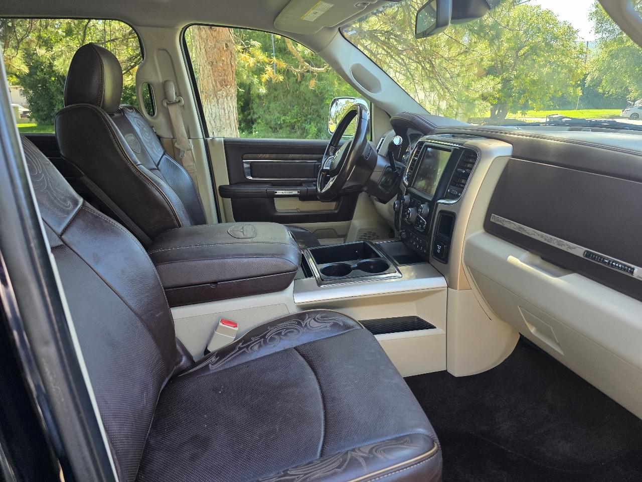 RAM 2500 4WD Crew Cab 149" Longhorn 2015