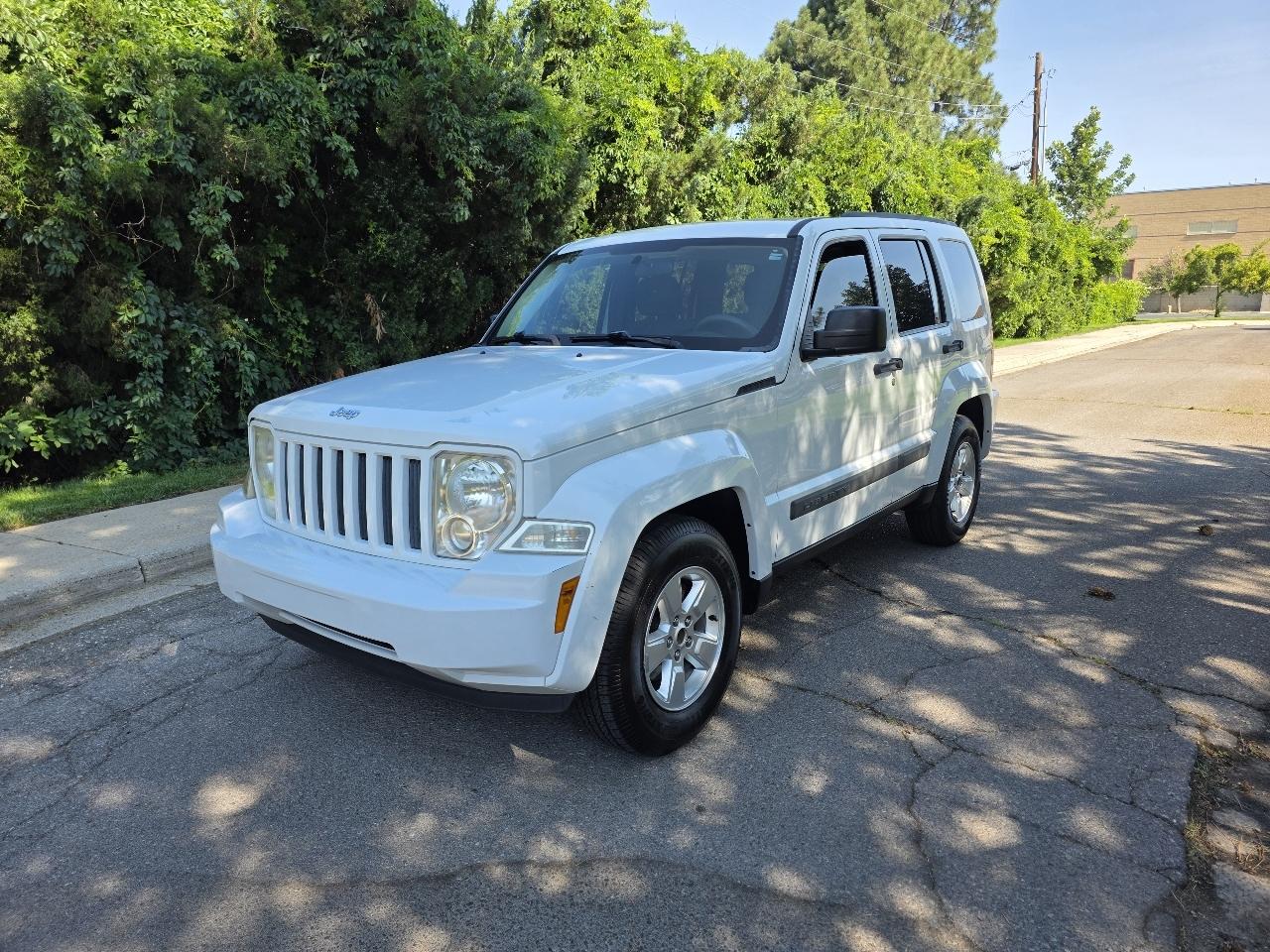Jeep Liberty RWD 4dr Sport 2012