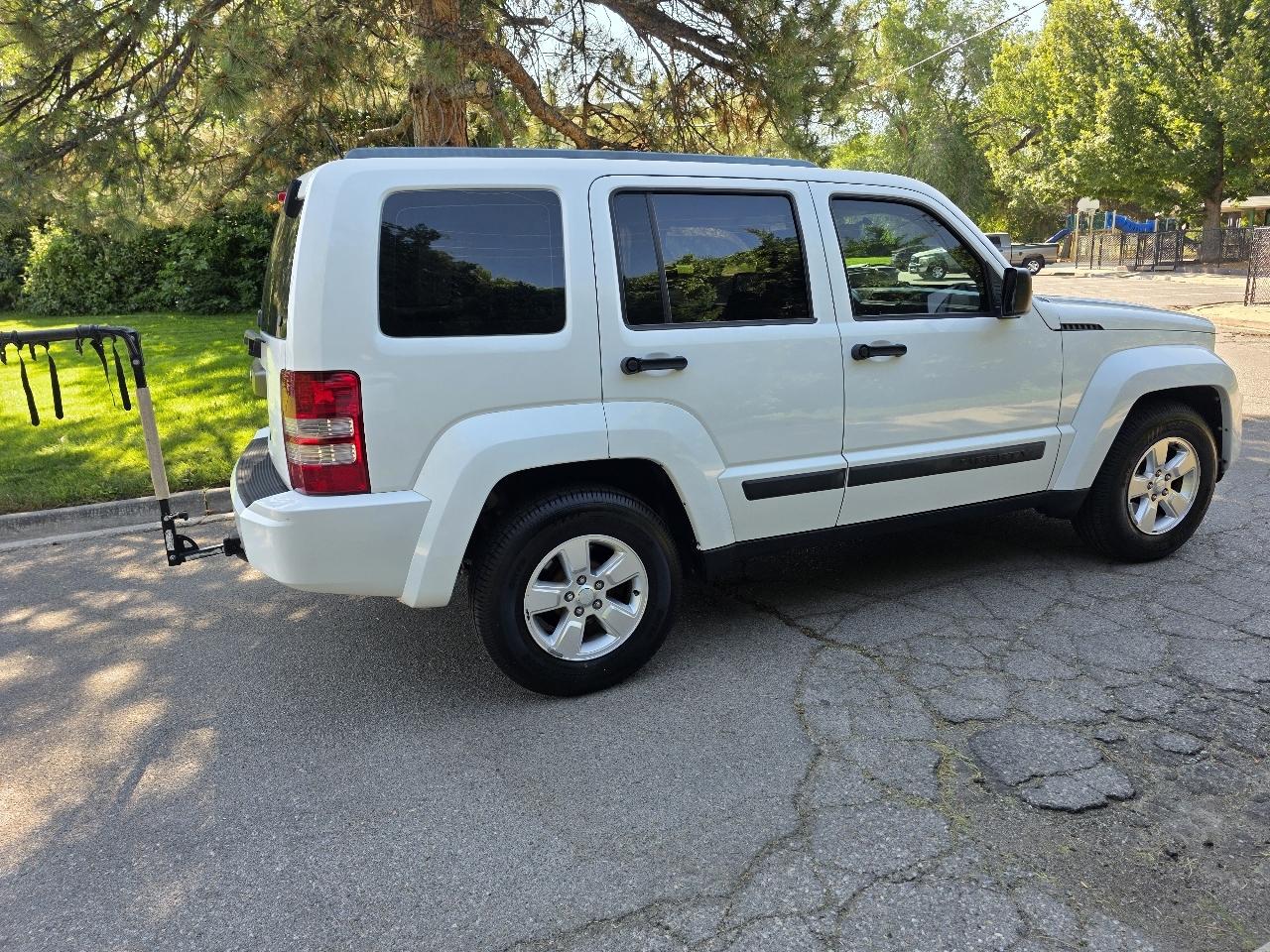 Jeep Liberty RWD 4dr Sport 2012