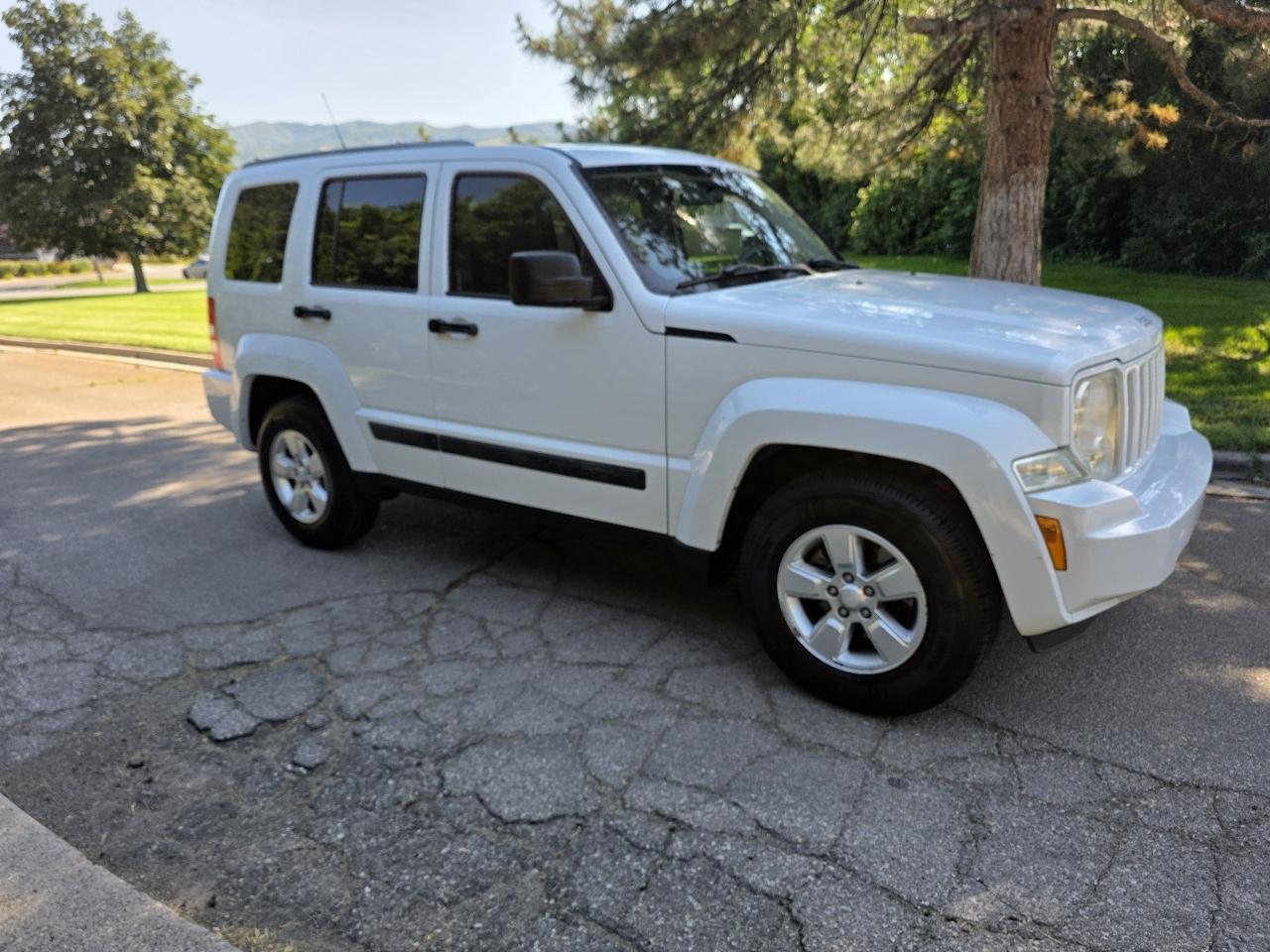 Jeep Liberty RWD 4dr Sport 2012