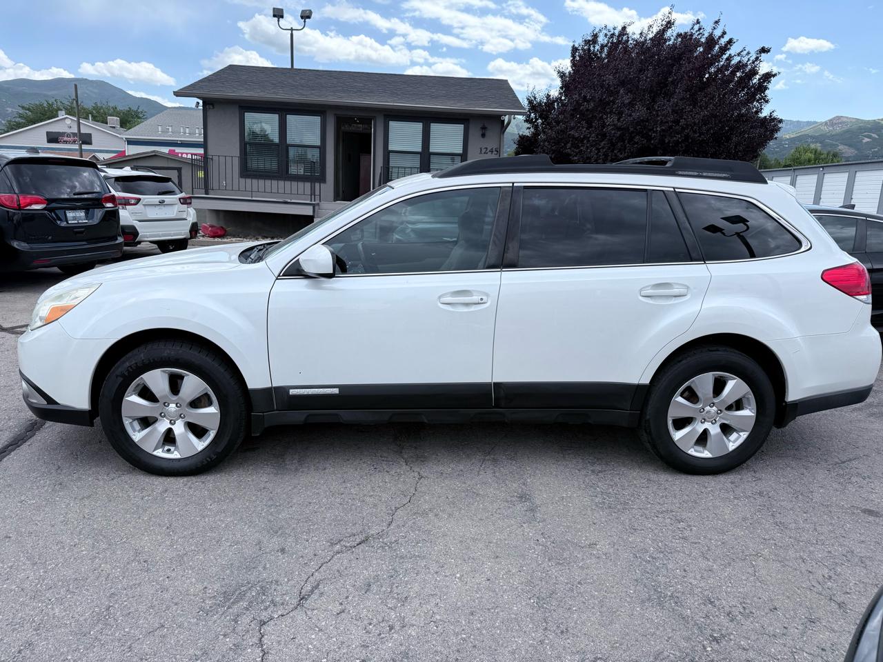 Subaru Outback 4dr Wgn H6 Auto 3.6R Limited Pwr Moon 2011