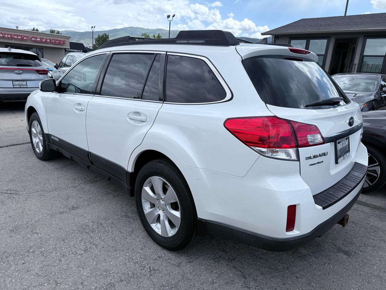 Subaru Outback 4dr Wgn H6 Auto 3.6R Limited Pwr Moon 2011