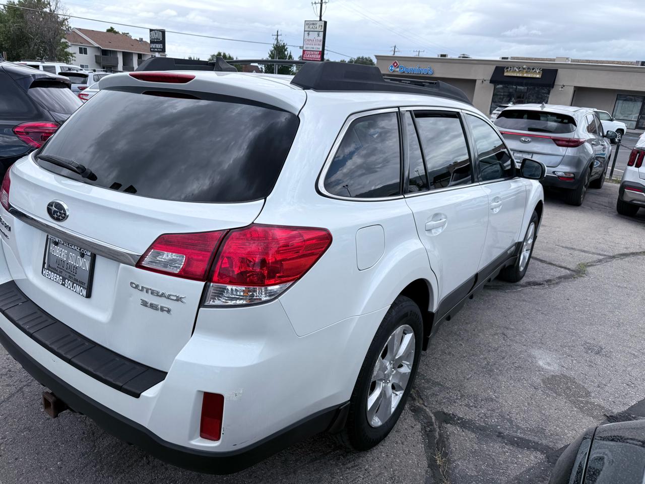 Subaru Outback 4dr Wgn H6 Auto 3.6R Limited Pwr Moon 2011