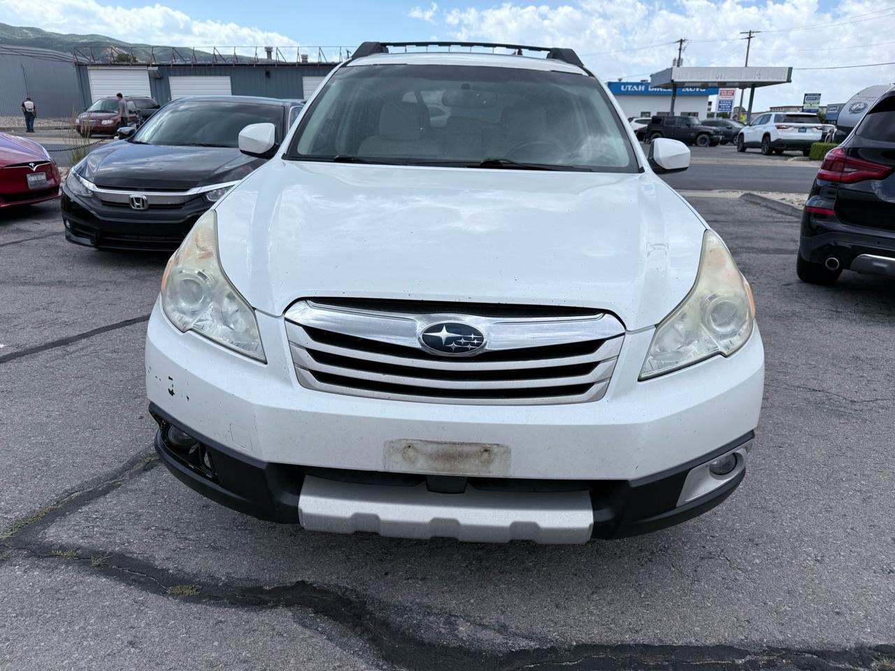 Subaru Outback 4dr Wgn H6 Auto 3.6R Limited Pwr Moon 2011