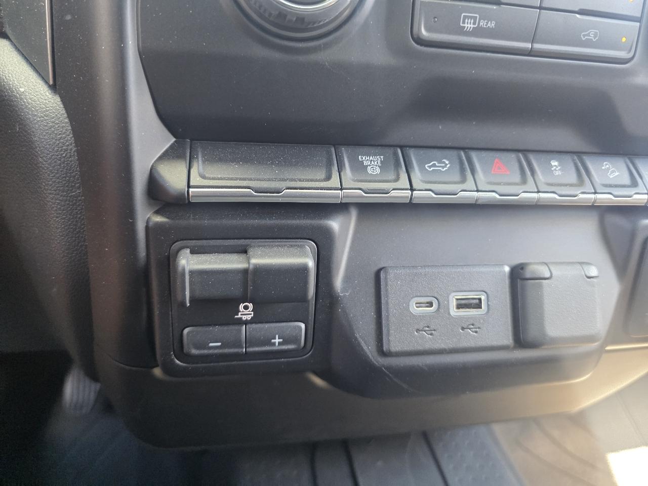 Chevrolet Silverado 3500HD 4WD Crew Cab 159" LT 2023