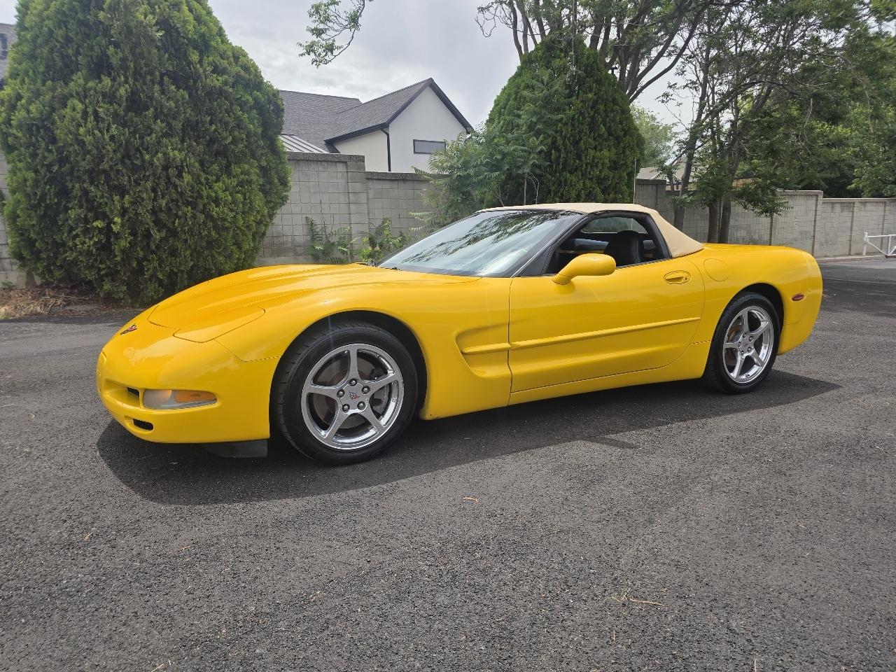 Chevrolet Corvette 2dr Convertible 2002