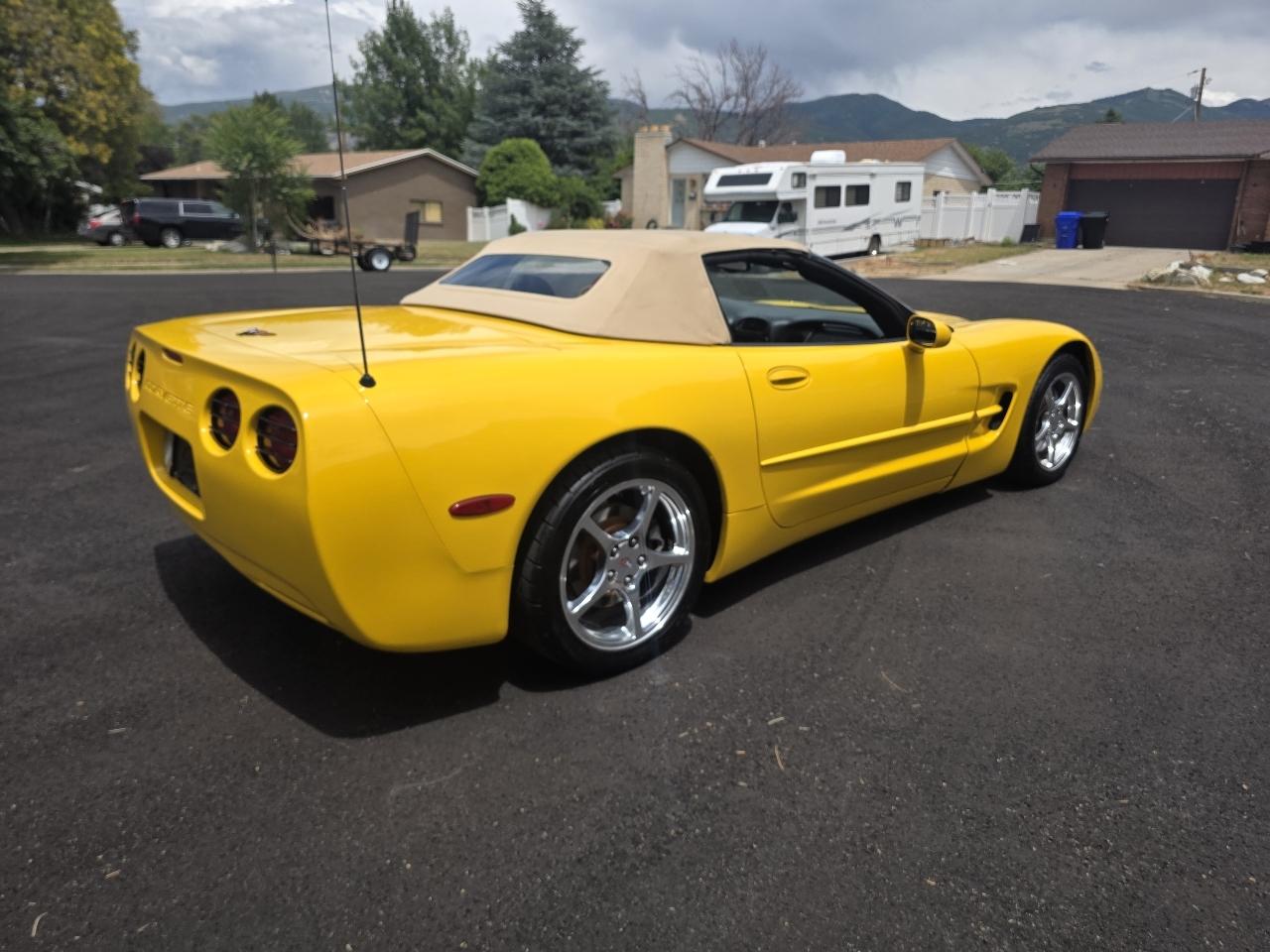Chevrolet Corvette 2dr Convertible 2002