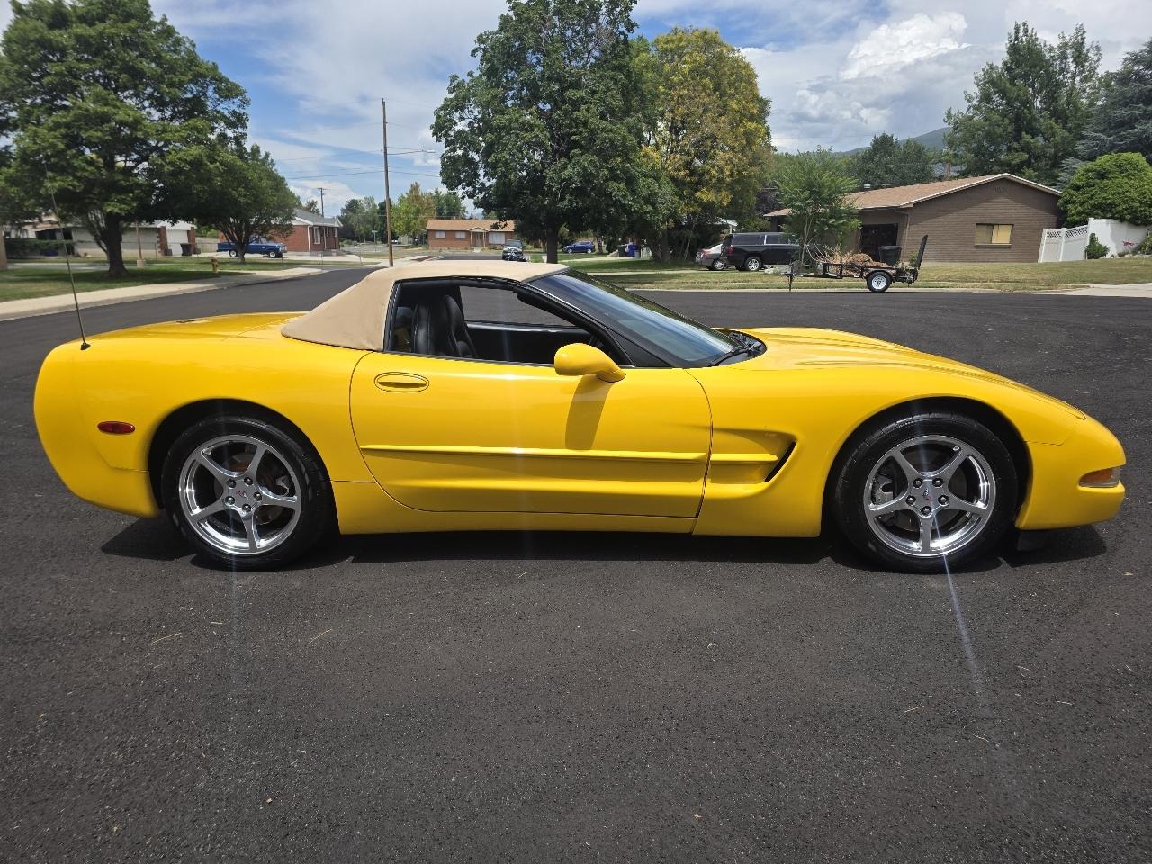 Chevrolet Corvette 2dr Convertible 2002