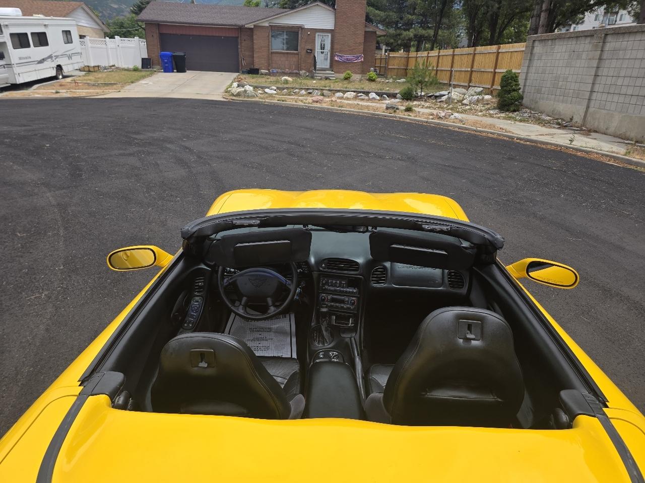Chevrolet Corvette 2dr Convertible 2002