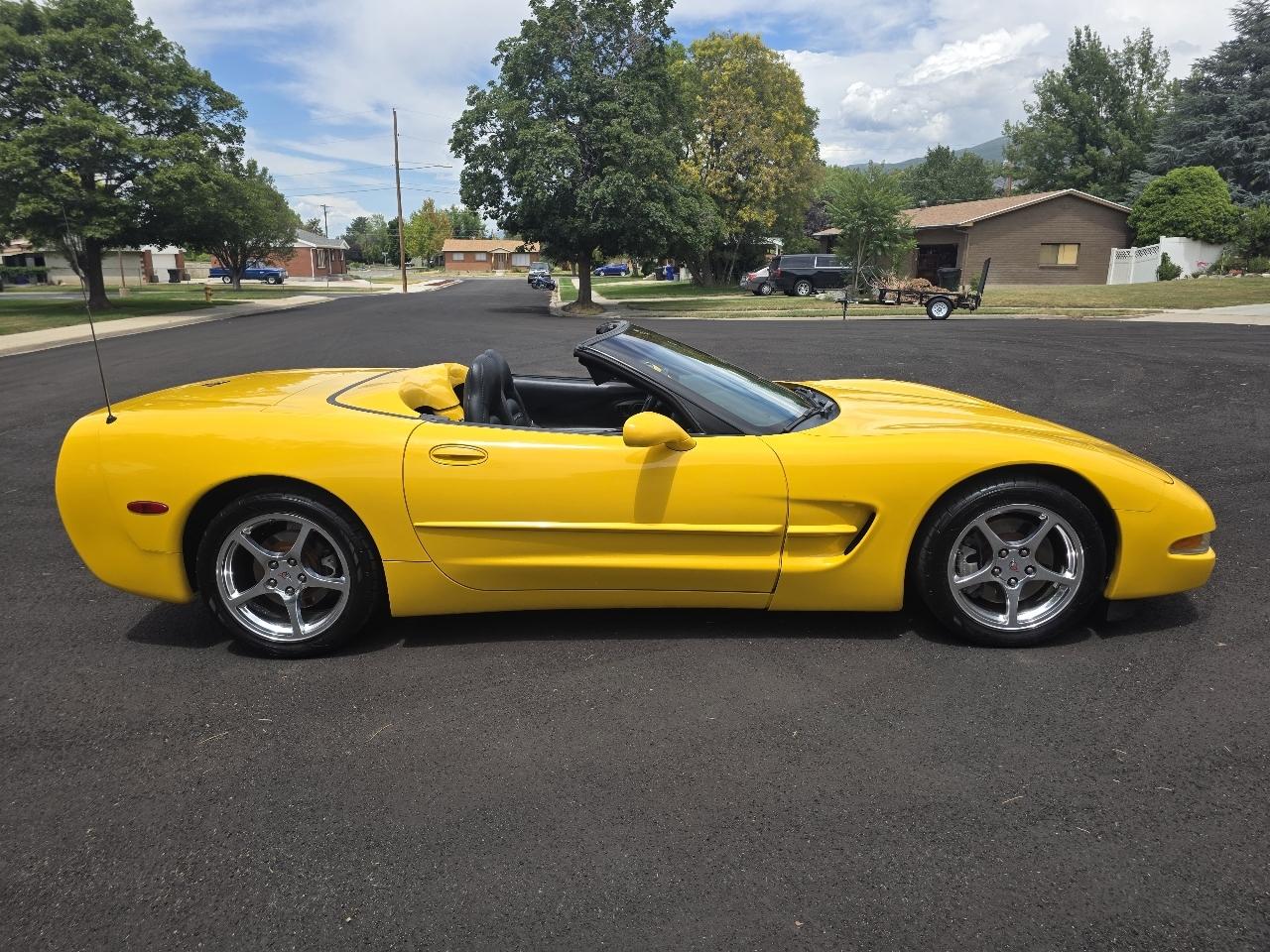 Chevrolet Corvette 2dr Convertible 2002