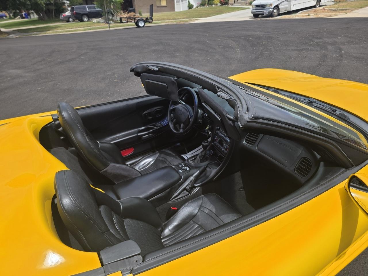 Chevrolet Corvette 2dr Convertible 2002